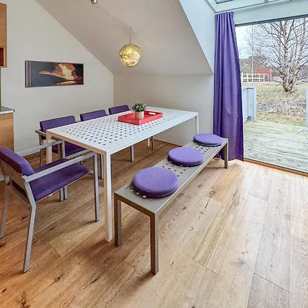 2 Bedroom Lovely In