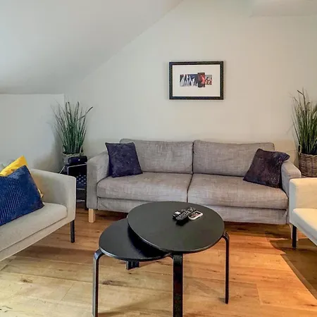 2 Bedroom Lovely In *